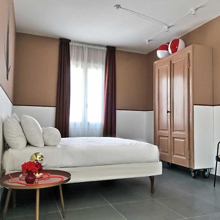 Casa Sebina - Your Design Home On The Lake - 3 Bathrooms 3 Bedrooms ديسينسانو ديل غاردا المظهر الخارجي الصورة