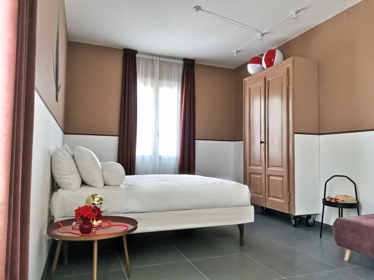 Casa Sebina - Your Design Home On The Lake - 3 Bathrooms 3 Bedrooms ديسينسانو ديل غاردا المظهر الخارجي الصورة